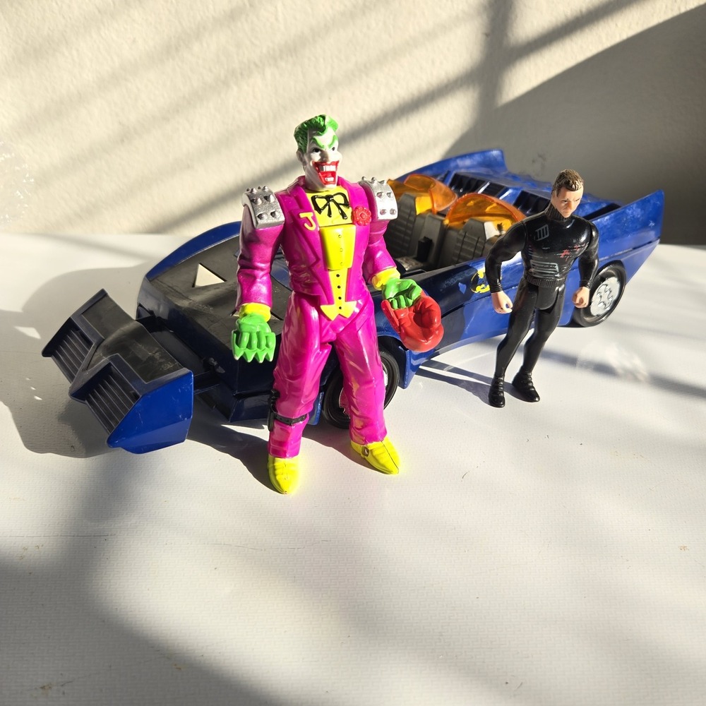 Vintage 1984 Kenner Super Powers Batmobile Vehicle Ram Front End Bruce Joker Fig